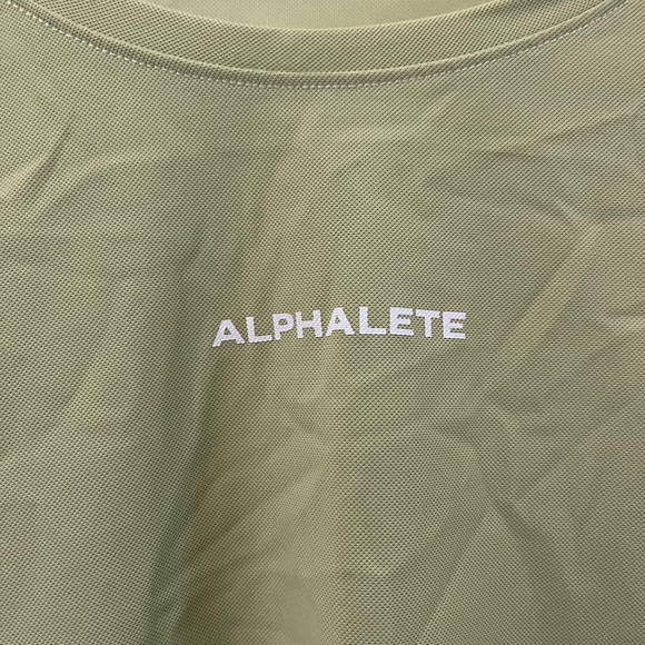 Alphalete NWT Light Green Women's Signature Mesh Logo Crop Top Size Small - Picture 2 of 5